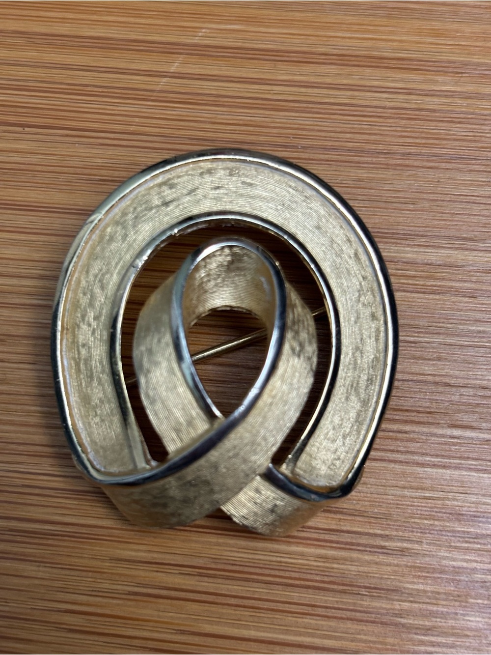 Vintage Trifari Oval Shiny Brushed Gold Tone Swirl Pin Brooch